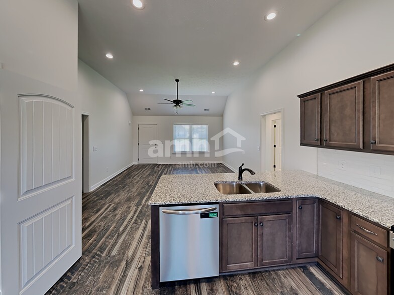 Building Photo - 2913 Dusenburg Dr