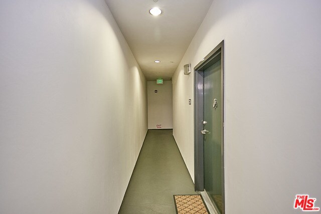 Building Photo - 733 S Manhattan Pl