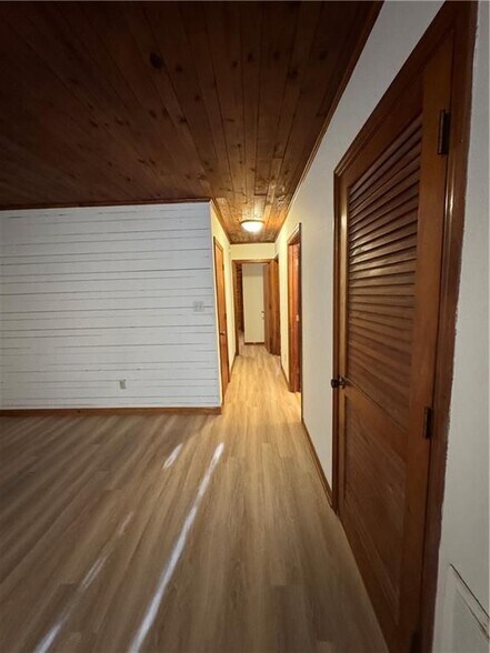 Building Photo - 3599 Ridge Rd SE