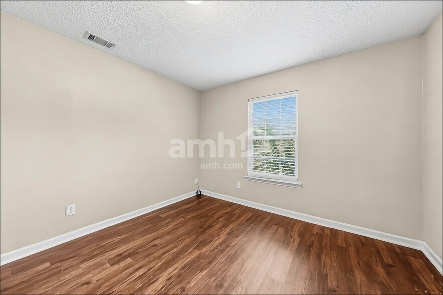 Building Photo - 175 Huger St
