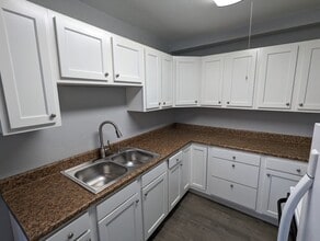 Building Photo - Hyde Park Apartments