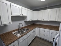 Building Photo - Hyde Park Apartments