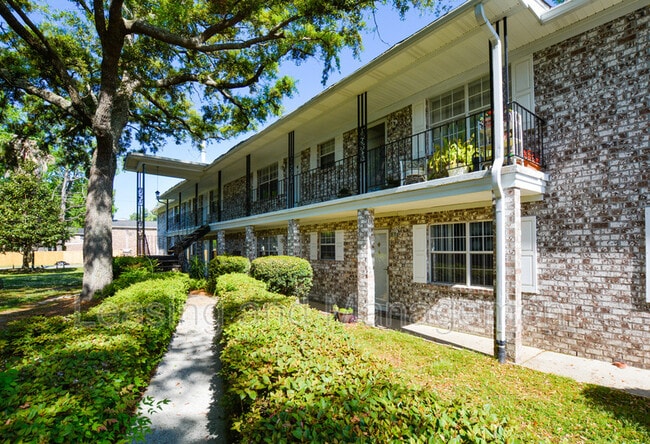 Building Photo - 516 Arlington Dr