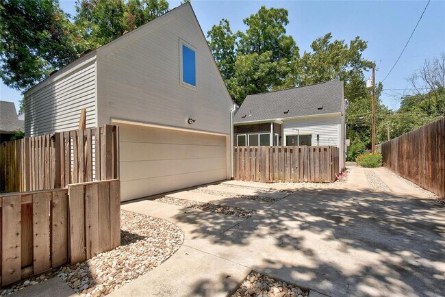 Building Photo - 739 Gunter St