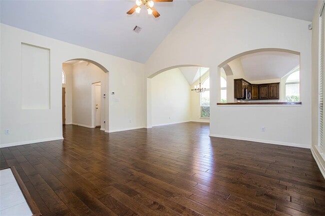 Building Photo - 3605 Bayton Dr