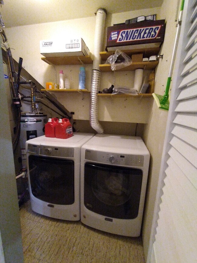 Building Photo - 9 Pheasant Run Ct