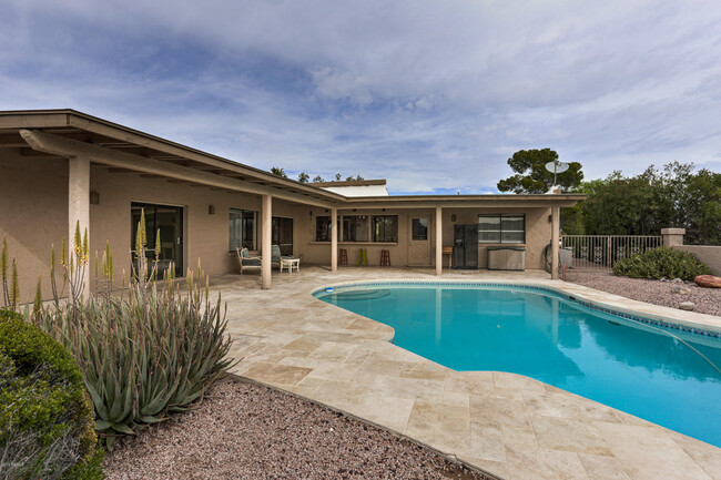 Building Photo - 17137 E Rand Dr