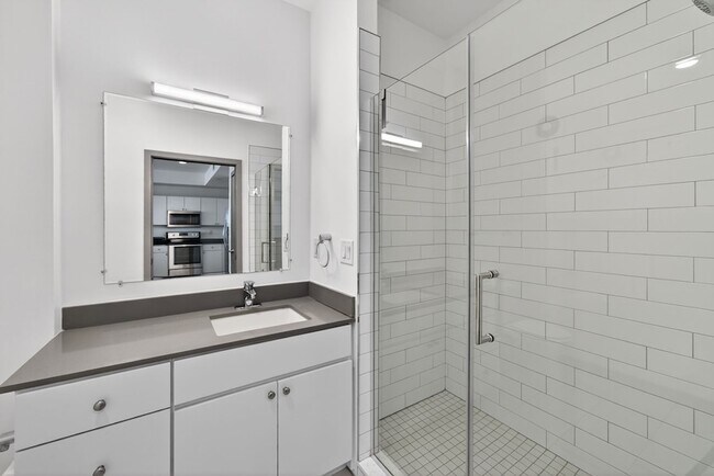 Building Photo - 400 Herron Dr