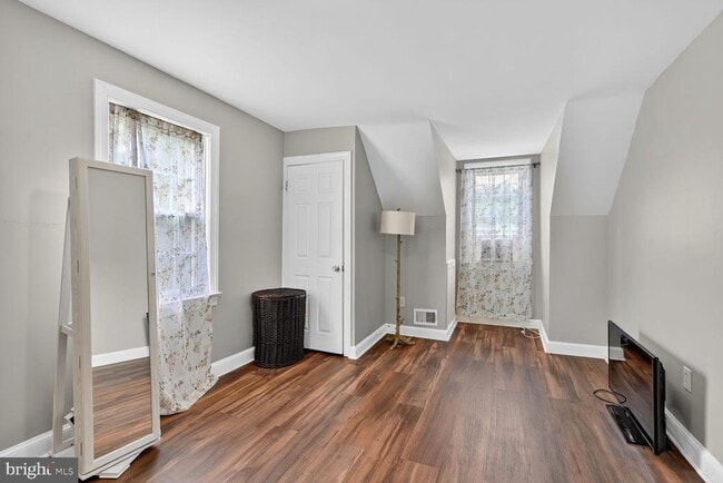 Building Photo - 9824 Old Fort Rd