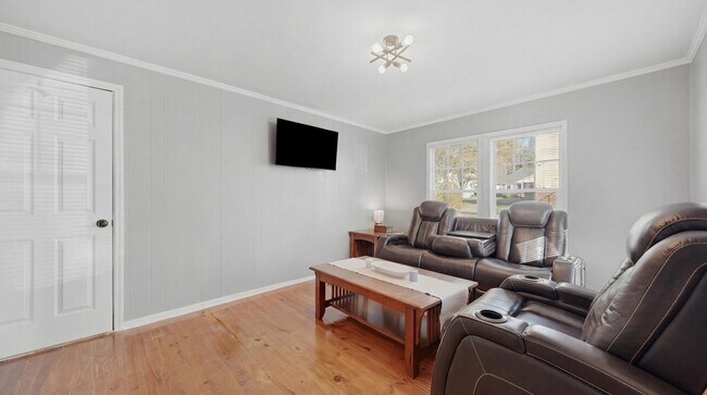 Building Photo - 3703 Redding Rd