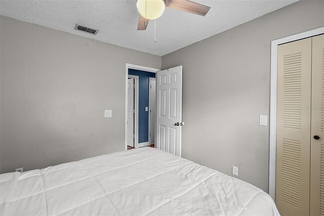 Building Photo - 9427 Daney St
