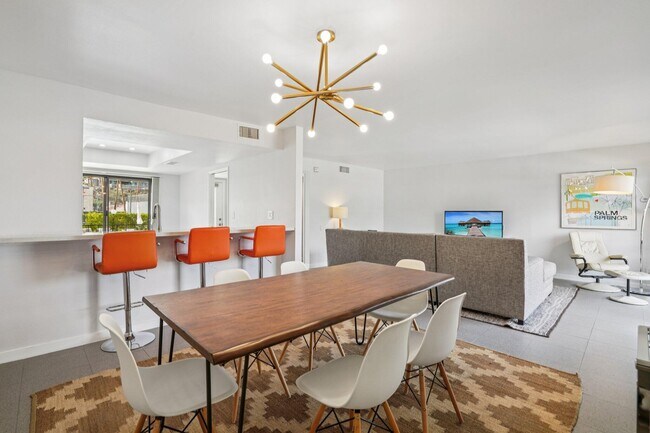 Building Photo - 2727 S Sierra Madre