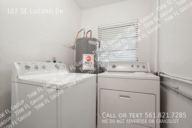 Building Photo - 107 SE Lucero Dr