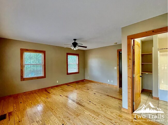 Building Photo - 3 BED/2 BATH CABIN NEAR OSCEOLA LAKE