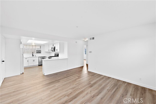 Building Photo - 211 Avenida Miramar
