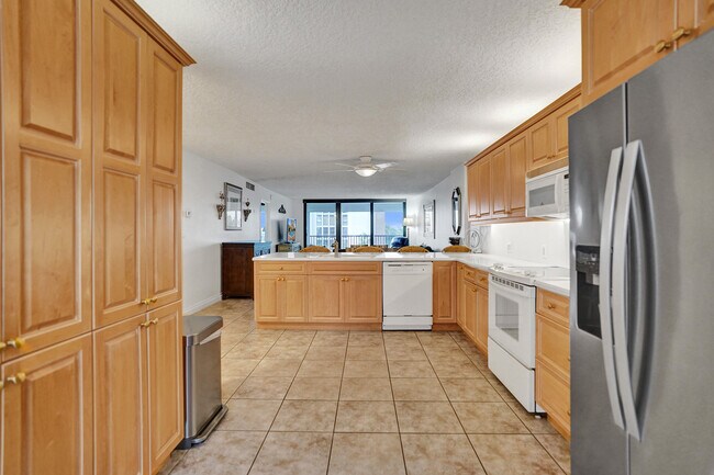 Building Photo - 1627 Riverview Rd