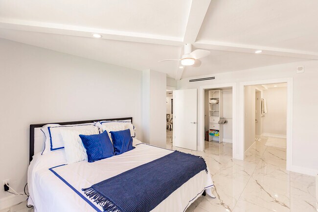 Building Photo - 4001 Gulf Shore Blvd N