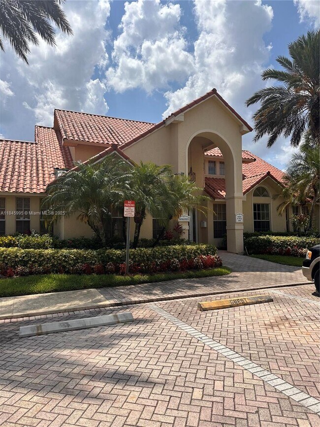 Building Photo - 1245 SW 46th Ave