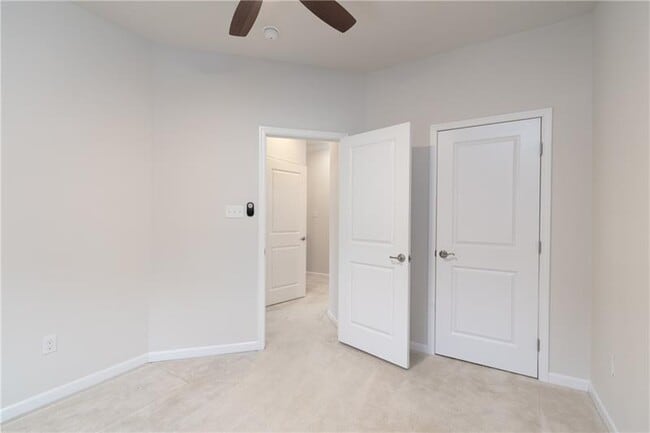 Building Photo - 424 Fairmont Dr