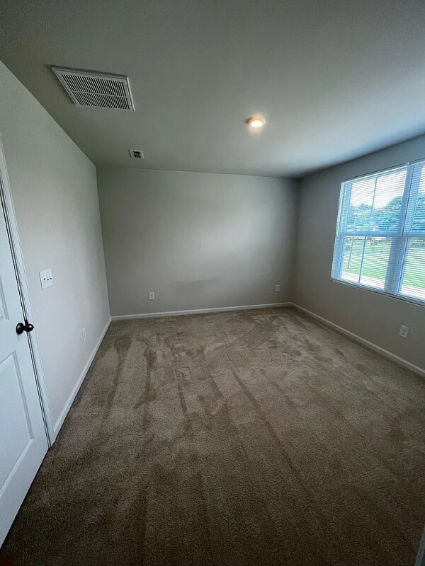 Building Photo - 104 Verdant Leaf Wy