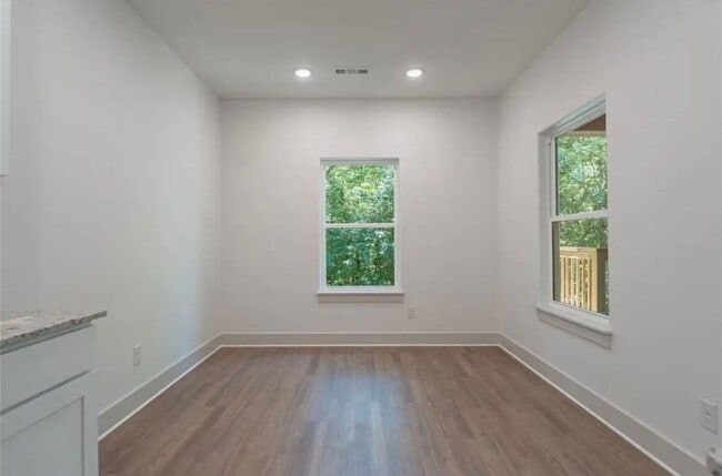 Building Photo - New 4 bedroom in Bella Vista.