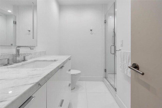 Building Photo - 415 Rovino Ave