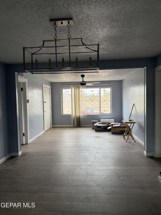 Building Photo - 1213 N Boone St