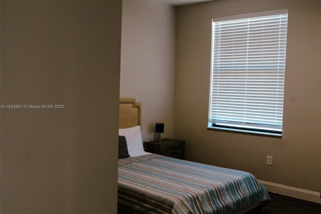 Building Photo - 622 Windermere Dr