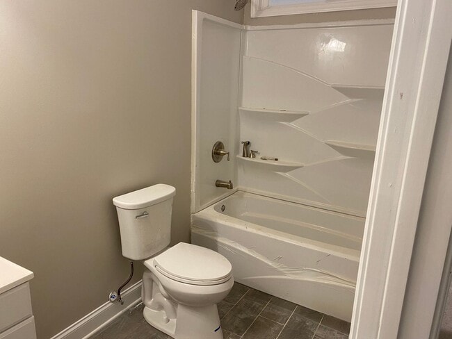 Building Photo - 1240 Biltmore Dr NE