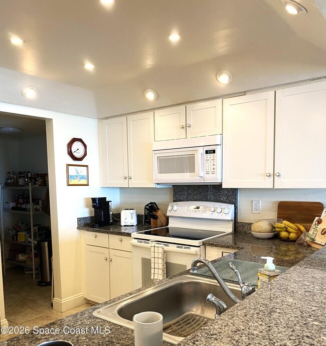 Building Photo - 6307 S Hwy A1A