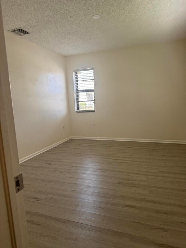 Building Photo - 2707 Lowson Blvd