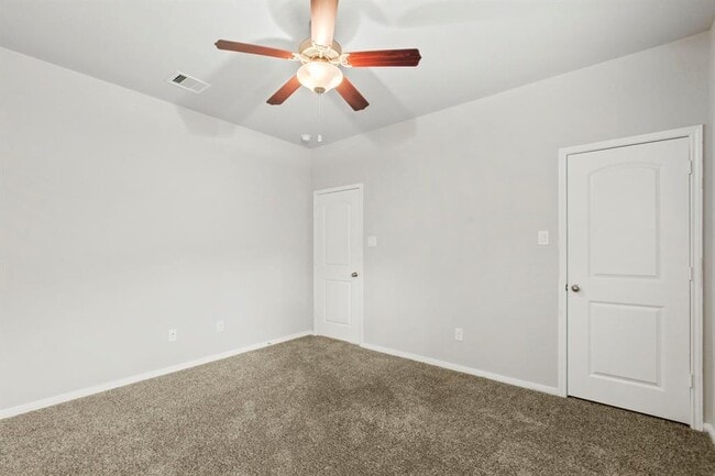 Building Photo - 30931 Roanoak Woods Dr