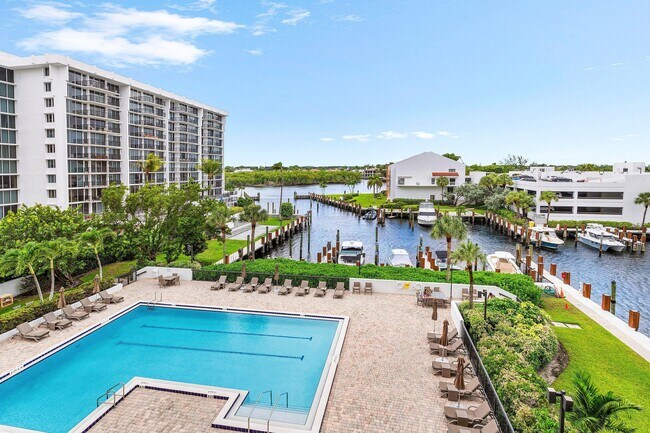 Building Photo - 4748 S Ocean Blvd