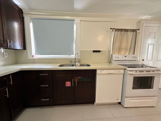 Building Photo - 430 Liliha Ct Ln