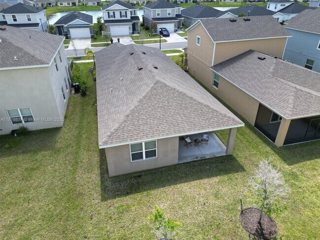 Building Photo - 10770 SW Vasari Way