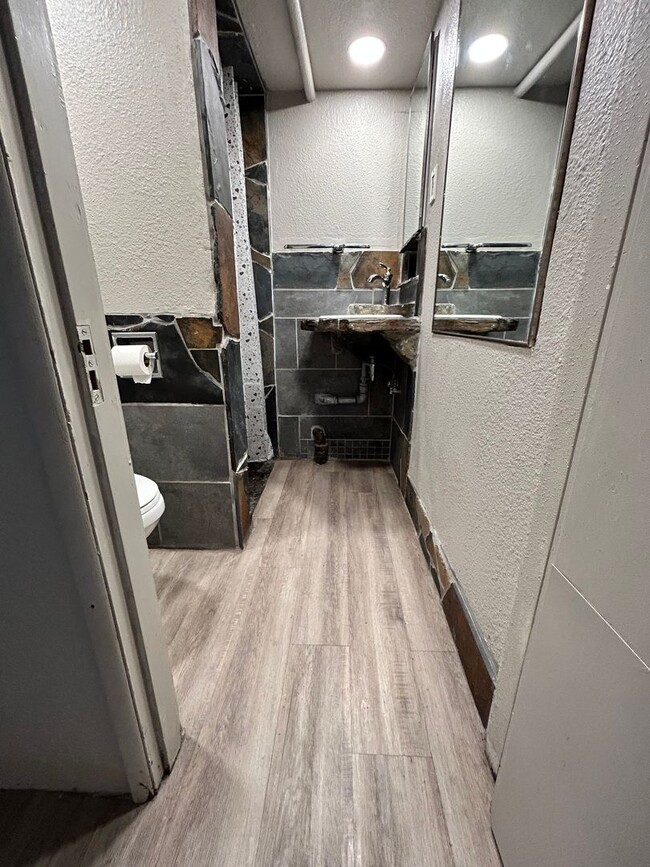 Building Photo - 1407 X Ave