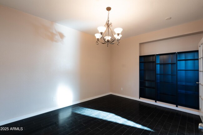 Building Photo - 453 W Lantana Pl