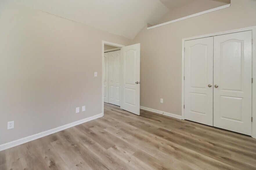 Building Photo - 215 Gilliam Ct