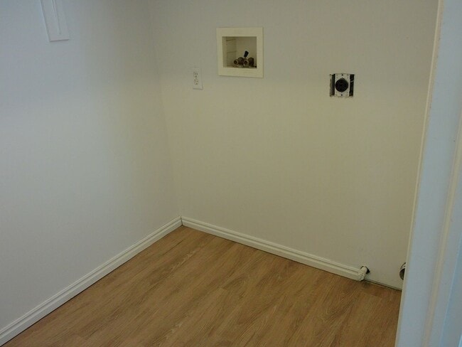 Building Photo - 119 Penhurst Pl
