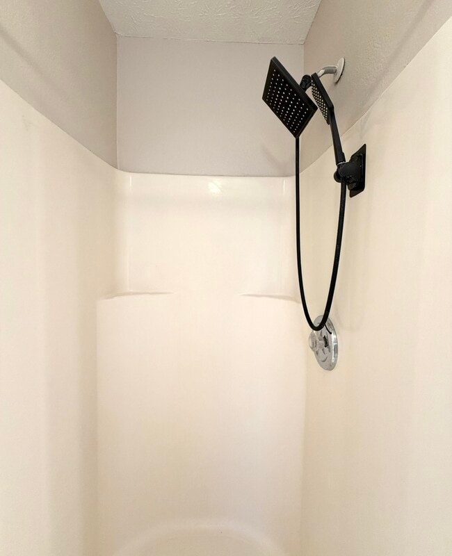 Building Photo - 1025 Eagle Pointe Dr NW