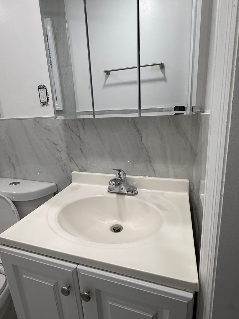 Building Photo - 189 Sheridan Ave