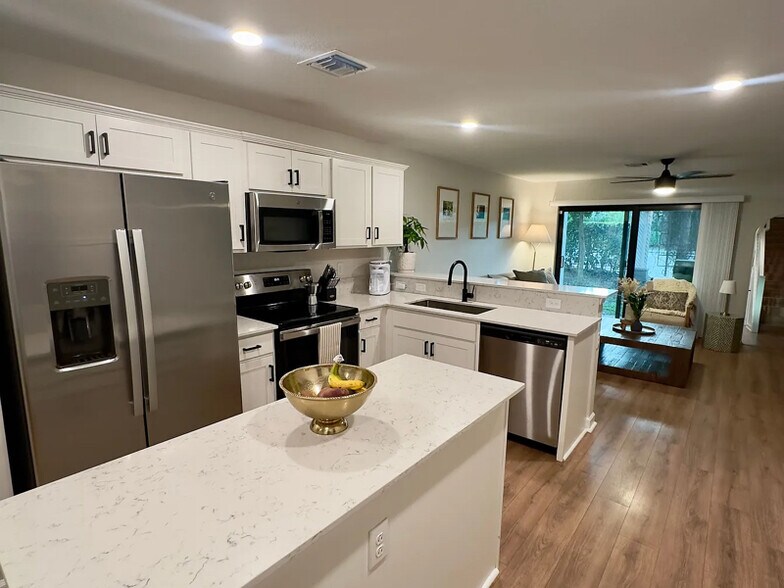 Building Photo - 5049 Genove Pl