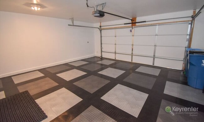 Building Photo - 320 Schadle Rd