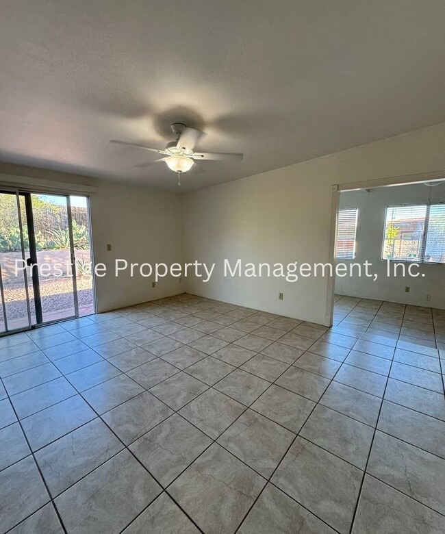 Building Photo - 3bd/2ba home tucked away in Northwest Tucson!!