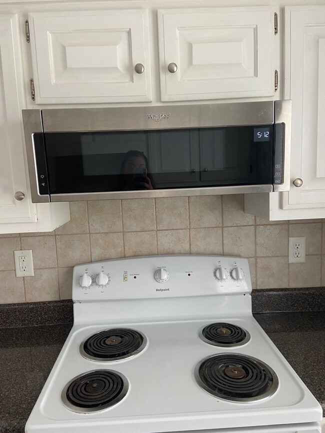 Building Photo - Charming 3 bedroom, 2 bath home in the heart of Dickson!!