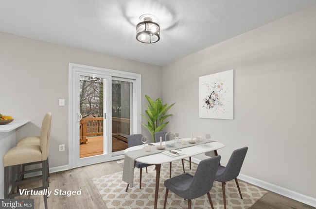 Building Photo - 328 Moseby Ct