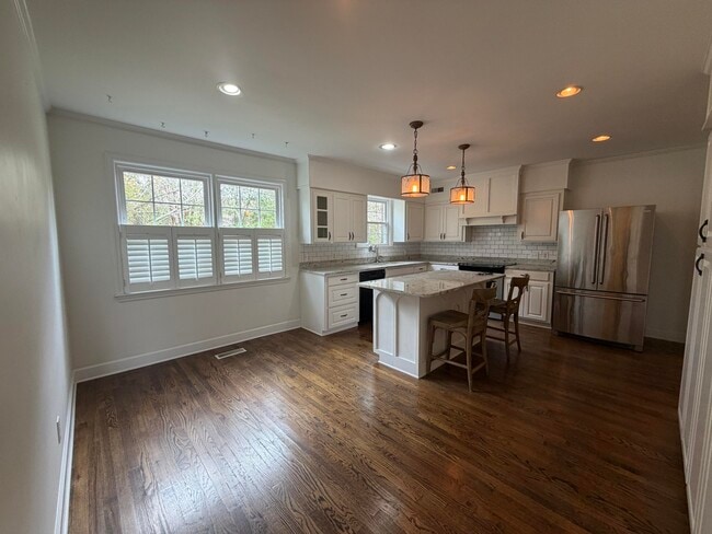 Building Photo - 115 Adams Ave