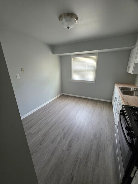 Building Photo - 5416 N 53rd St