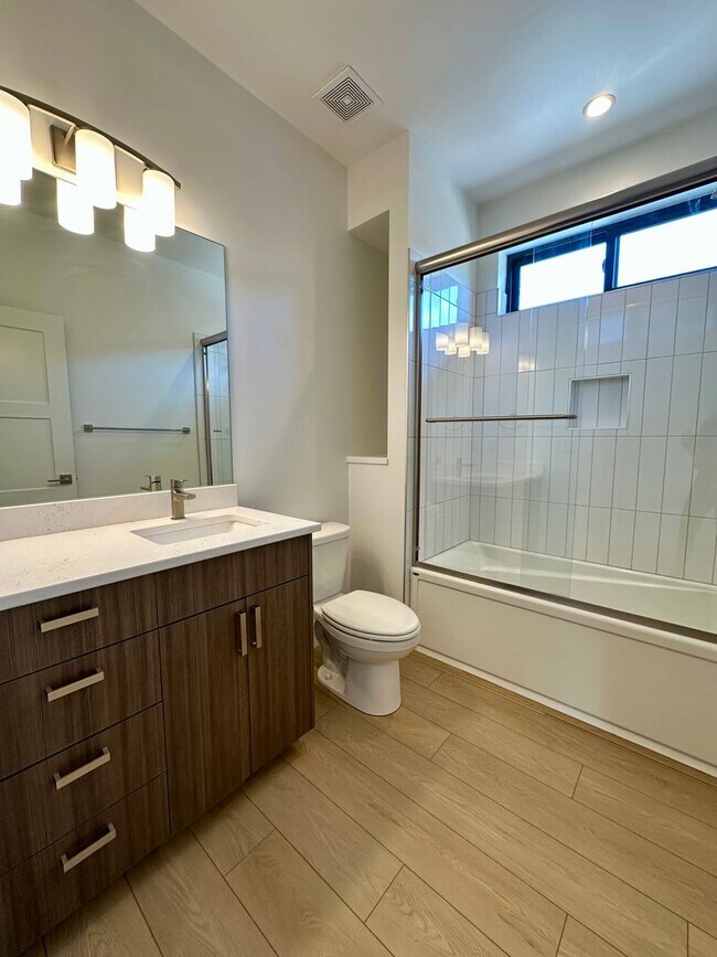 Building Photo - 4757 Kona Dr