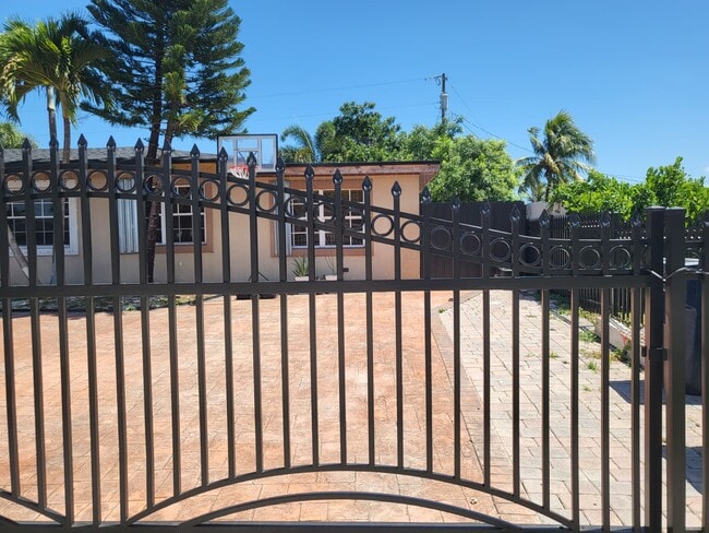 Building Photo - 15320 SW 298th Terrace
